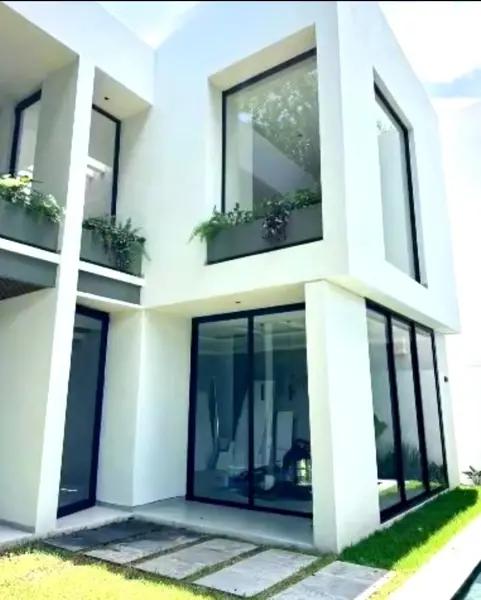 ??Hermosa casa en venta con vigilancia estricta.