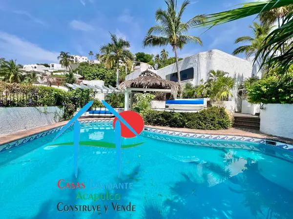 ¡Residencia de lujo con alberca y jacuzzi privados en Marina Brisas!