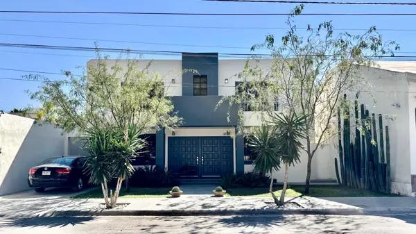 Casa en Venta en Residencial Frondoso, Torreón - Espaciosa y Bien Ubicada