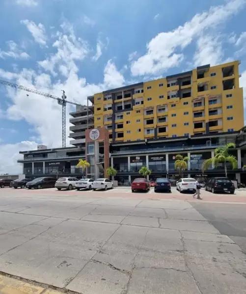 Local en Renta – Plaza Punta Palmeira