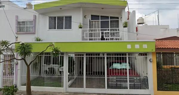 CASA EN VENTA EN JARDINES DEL COUNTRY, GUADALAJARA, JALISCO.
