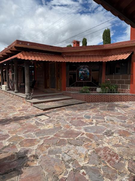 Renta de espaciosa finca con servicios en El Zorrillo, Huimilpan
