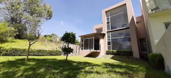CASA EN VENTA EN CAMPO DE GOLF DE BOSQUE REAL