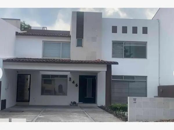 Casa en venta en Club de Golf Chiluca, Atizapán de Zaragoza, México
NN-RZ1000135 (PGG