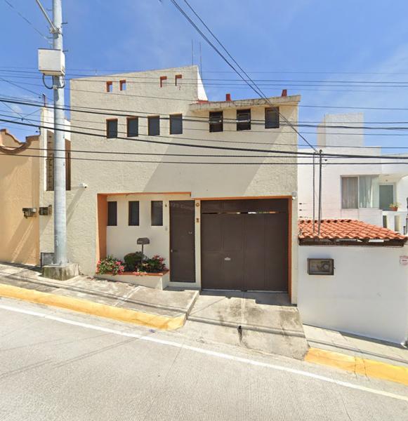 Casa en venta en Lomas de Tzompantle, Cuernavaca, Morelos