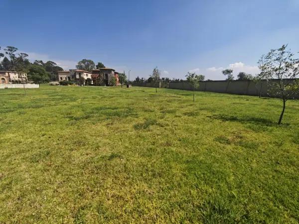 SE VENDE TERRENO EN VALQUIRICO