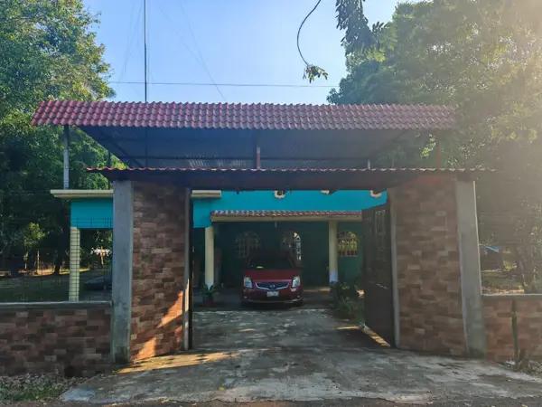 Casa en Venta en Bosques de La Sierra, Teapa, con 3 Recámaras y Amplio Terreno