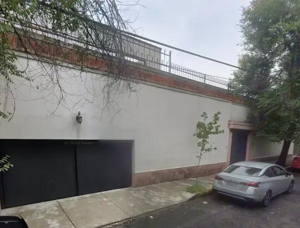 EXCELENTE UBICACIÓN SUR: Casa a Pasos de Insurgentes y Centro de Tlalpan
