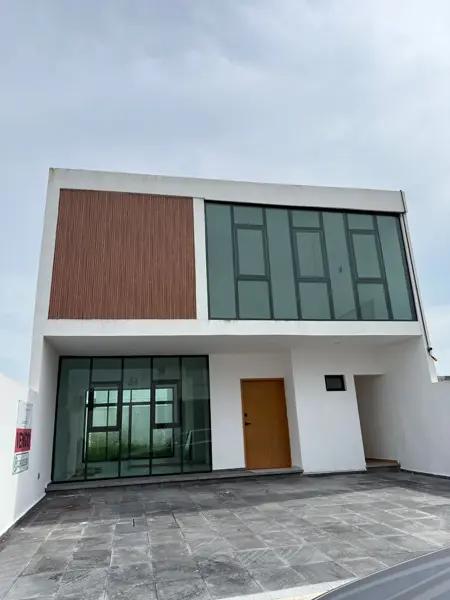 Casa Nueva en Venta en Lomas de la Rioja, Alvarado con Casa Club y Seguridad