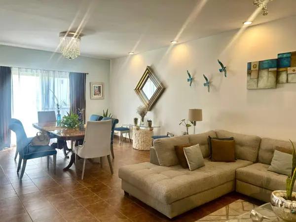 Casa en venta en Las Quintas, Torreón con recámara en planta baja