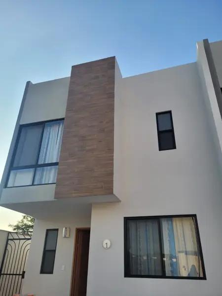 Casa en renta junto a casa club en Lomas de Angelópolis, San Andrés Cholula
