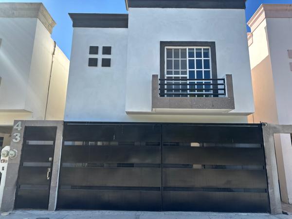 Venta de Casa en Ampliación Senderos, Torreón - Frente a Área Verde Venta de Casa en Ampliación Senderos, Torreón - Frente a Área Verde