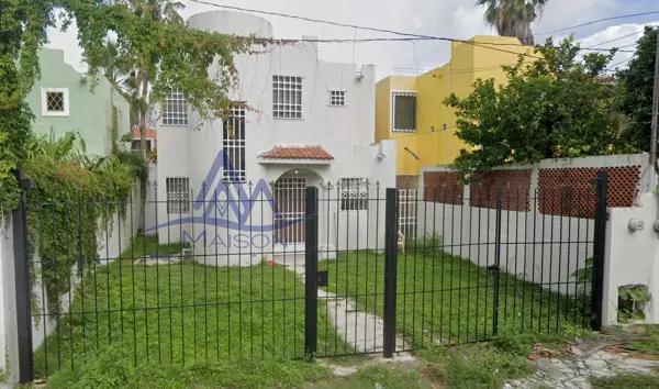 Casa En Venta En Hobom Pich, Paraiso II Benito Juárez Cancún, Q. R. Recuperación Bancaria. JX71
