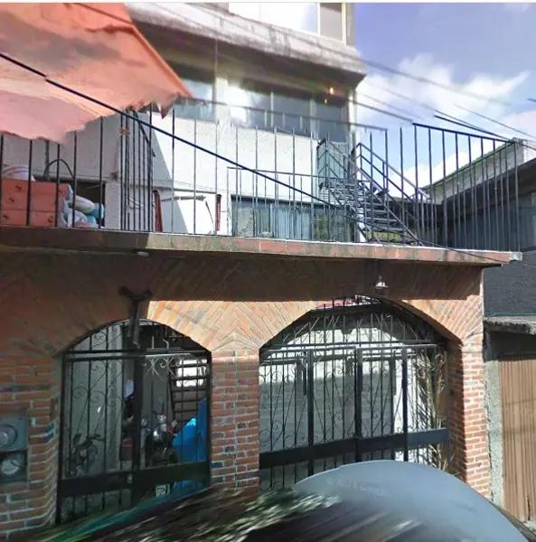 "¡Céntrica y Accesible! Venta de Casa en Campamento 2 de Octubre, cerca del  METRO"