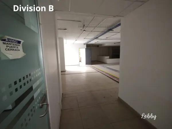 Local en Edificio con Amplio Uso Comercial en el Corazon de Napoles