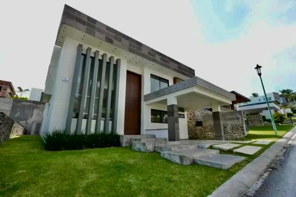 Venta de casa en Lomas de Cocoyoc, Morelos. Con alberca y jacuzzi