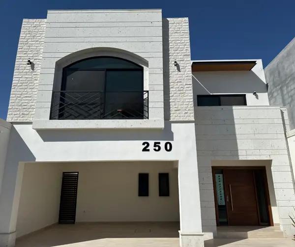 CASA EN VENTA RINCON DE LOS ENCINOS AL NORTE DE SALTILLO, COAH.