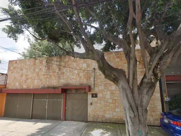 Se Vende Casa de Recuperación Bancaria en C. Hortensia, col. Florida, deleg. Alvaro Obregón. CdMx.