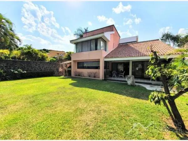 Casa en VENTA desarrollo horizontal dentro de fraccionamiento