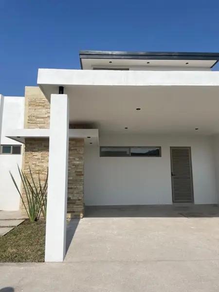CASA EN VENTA, CERRADA CON AMENIDADES