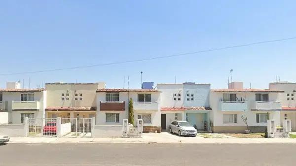 Casa con Estilo en Santuarios Residencial, El Pueblito. ¡Vive la Tranquilidad!
