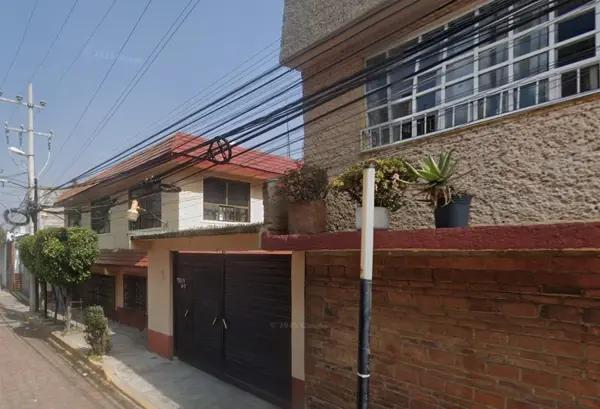 Se Vende Casa de Recuperación Bancaria en Raúl Zárate Machuca, Cuevitas, Álvaro Obregón CdMx. Se Vende Casa de Recuperación Bancaria en Raúl Zárate Machuca, Cuevitas, Álvaro Obregón CdMx.