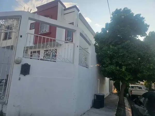 Casa en Ventaen Guadalupe, en esquina cerca de Ave. Constitución Casa en Ventaen Guadalupe, en esquina cerca de Ave. Constitución