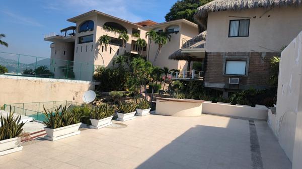 Casa en Venta en Las Brisas, Acapulco con Vista al Mar y Alberca Privada