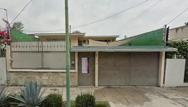 Se Vende Casa de Recuperación Bancaria en P. de la Primavera, Jardines de la Florida, Naucalpan Edo