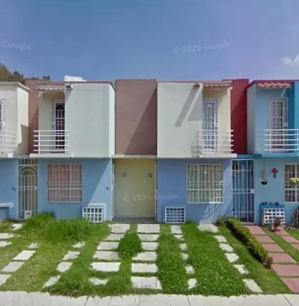 Casa En Venta En Bosques de Laurel Fraccionamiento Paseos de Tultepec Estado de  México CUCM 014