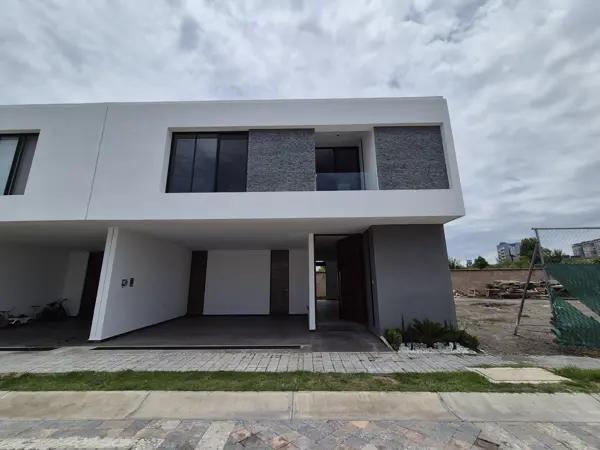 Casa en venta en San Bernardino Tlaxcalancingo, San Andrés Cholula, Puebla