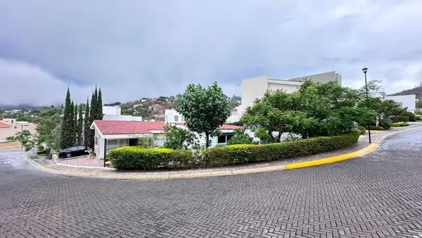CASA EN VENTA ENLAS CAÑADAS CASA EN VENTA ENLAS CAÑADAS