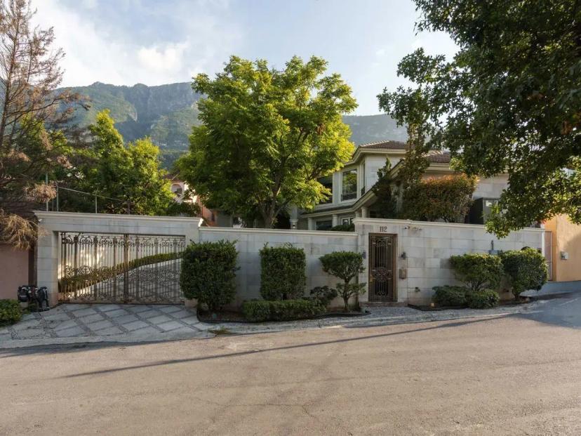 Foto 0 de Casa Venta en Villa del Pedregal, San Pedro Garza García - Espaciosa y Bien Ubicada | Id nn-qe1000165