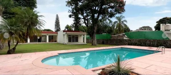 ¡OPORTUNIDAD Casa se Vende como Terreno ; Col. Delicias!