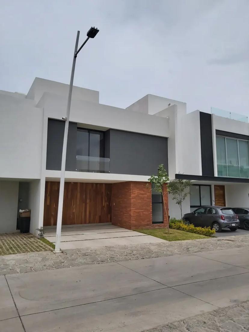 Foto 0 de Casa en venta en Solares Residencial Zapopan con roof garden | Id nn-vk1000173