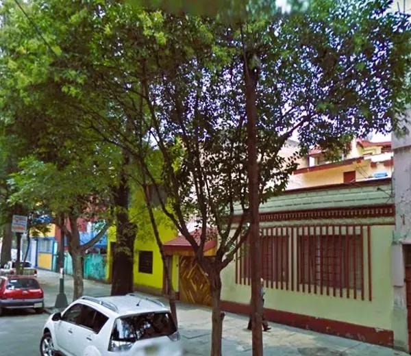 Casa de 4 Recámaras y 3 Baño con  locales comerciales col. Roma Norte.