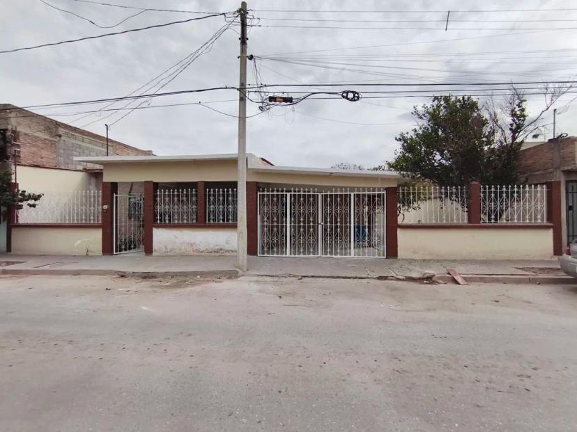 Foto 0 de Casa de 1 piso en Lerdo antes de Periférico, 5 recámaras y 3 baños | Id nn-rj1000135