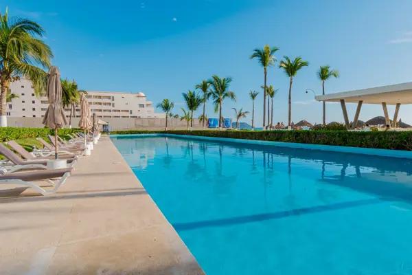 Departamento en venta pie de playa – Península Mazatlán