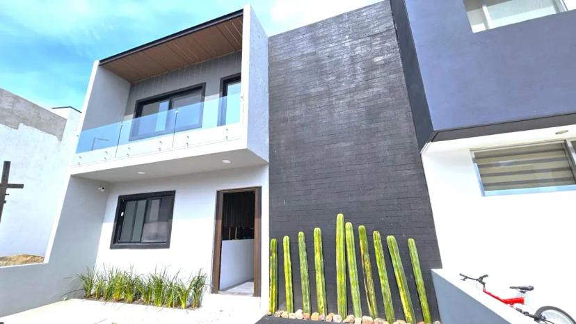 Foto 0 de Casa en venta o renta de 4 recámaras en ALTOS JURIQUILLA | Id nn-cs1000321