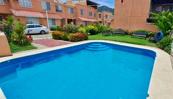 EN VENTA CASA EN FRACCIONAMIENTO FUENTES DEL MARQUÉS.