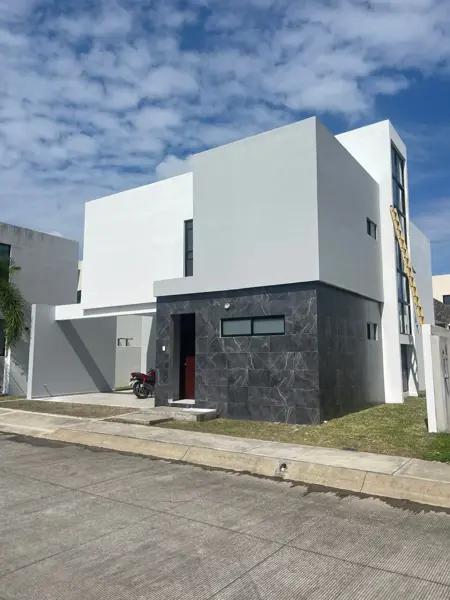 CASA EN VENTA EN EL FRACC RIO DEL DORADO BOCA DEL RIO VERACRUZ,VER.