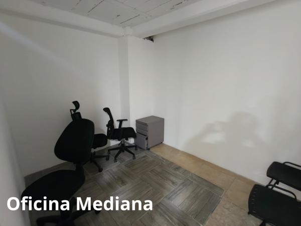 Oficinas/consultorios con precio accesible y recepción de documentos o paquetes.