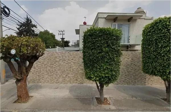 MFB-CASA CENTRICA EN CLAVERÍA CDMX EN ESQUINA 2 PLANTAS Y BONITOS ACABADOS