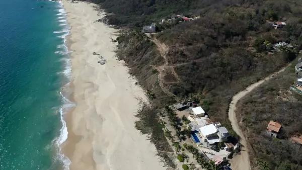 Residencial Lomas de Oaxaca, con lotes a pie de playa y con vista panorámica al mar