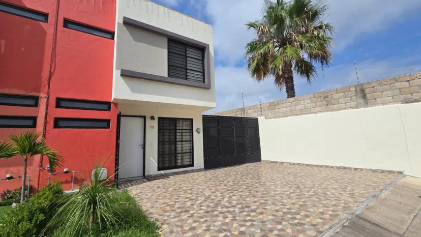 Foto 0 de Casa en esquina con excedente en Vista Sur Residencial | Id nn-cf1000163