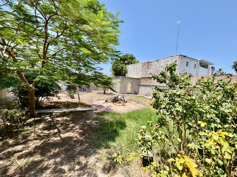 Foto 0 de Casa Comercial en Venta en Torreón Centro sobre Av Juárez | Id nn-er1000377