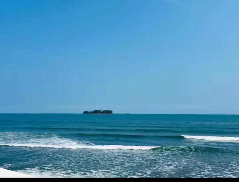 Foto 0 de A una cuadra del mar en exclusivo fraccionamiento | Id nn-gj1000122