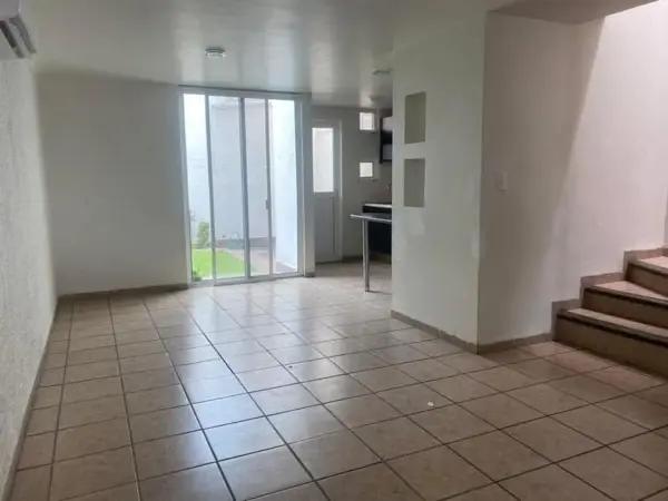 Casa en Fraccionamiento  con Seguridad 24/7 Plaza Comercial  al pie