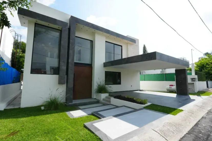 Foto 0 de Venta de casa en Lomas de Cocoyoc, Morelos. Con alberca y jacuzzi | Id nn-gm1000227