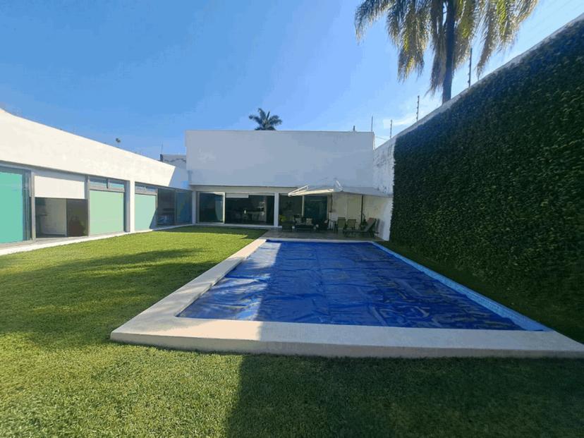 Foto 0 de HERMOSA CASA SOLA MINIMALISTA UN NIVEL CON ELEVADOR, ALBERCA, PALAPA, JACUZZI, GRAN JARDIN. | Id nn-re1000434